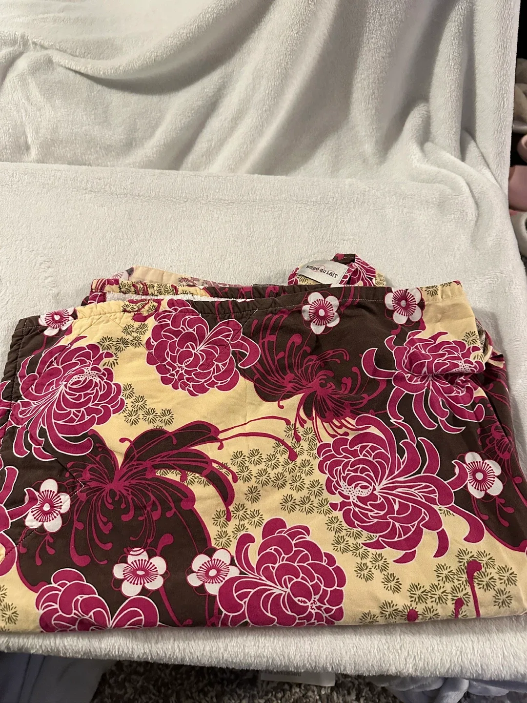 Breast feeding cover thumbnail