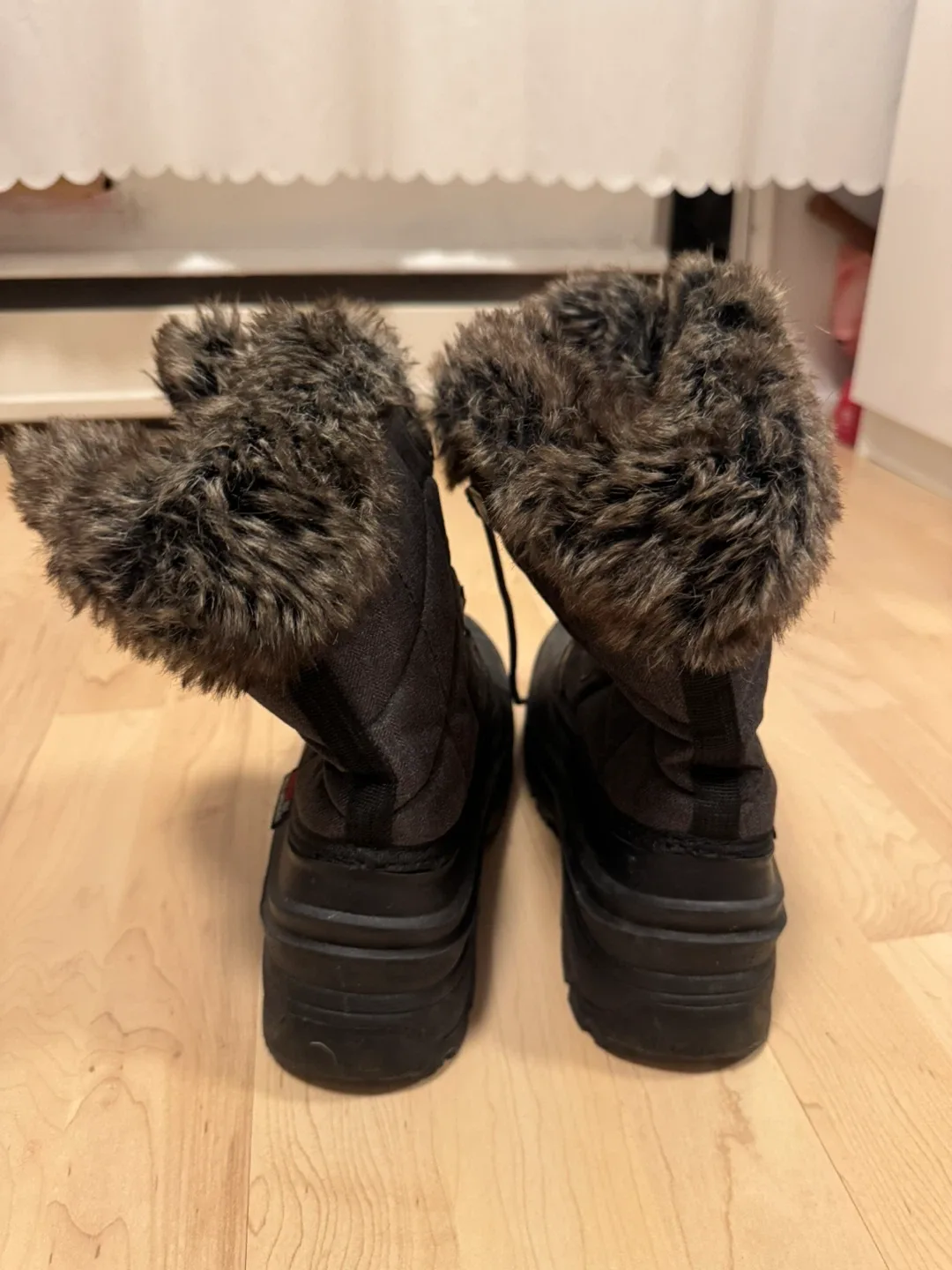 Black Winter Boots Size 10 image indicator(4)