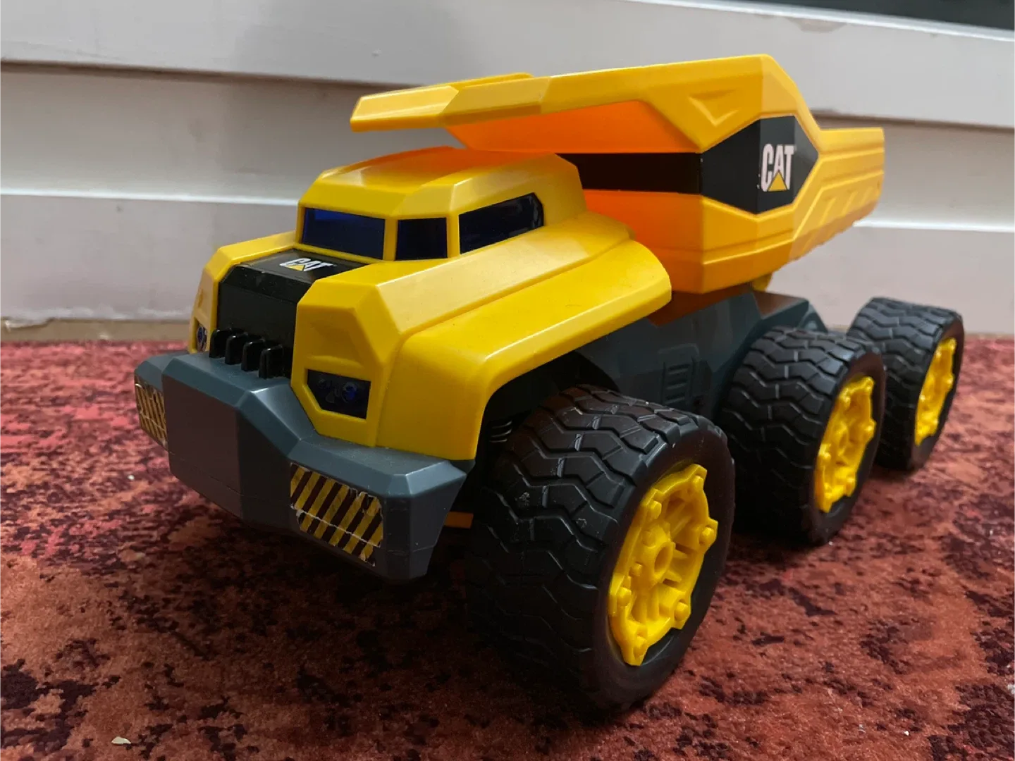 CAT Remote Control Dump Truck - Yellow image indicator(3)