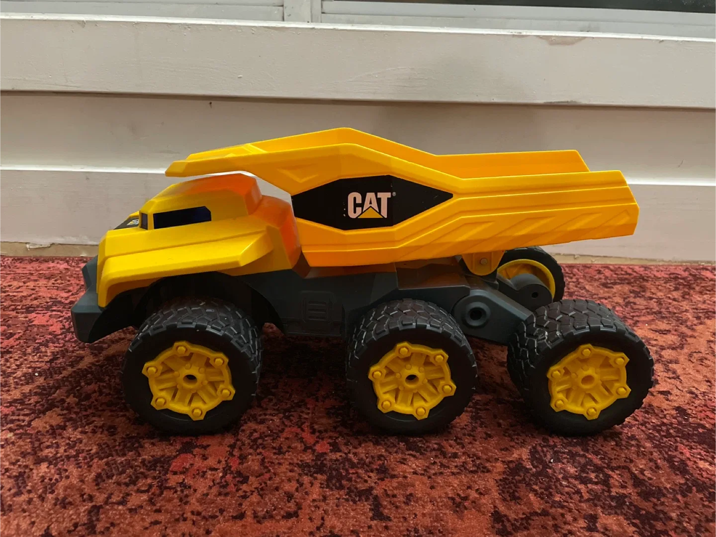 CAT Remote Control Dump Truck - Yellow image indicator(2)