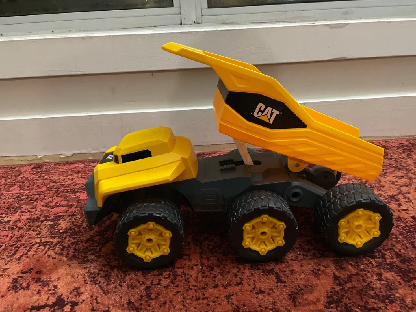 CAT Remote Control Dump Truck - Yellow image indicator(4)