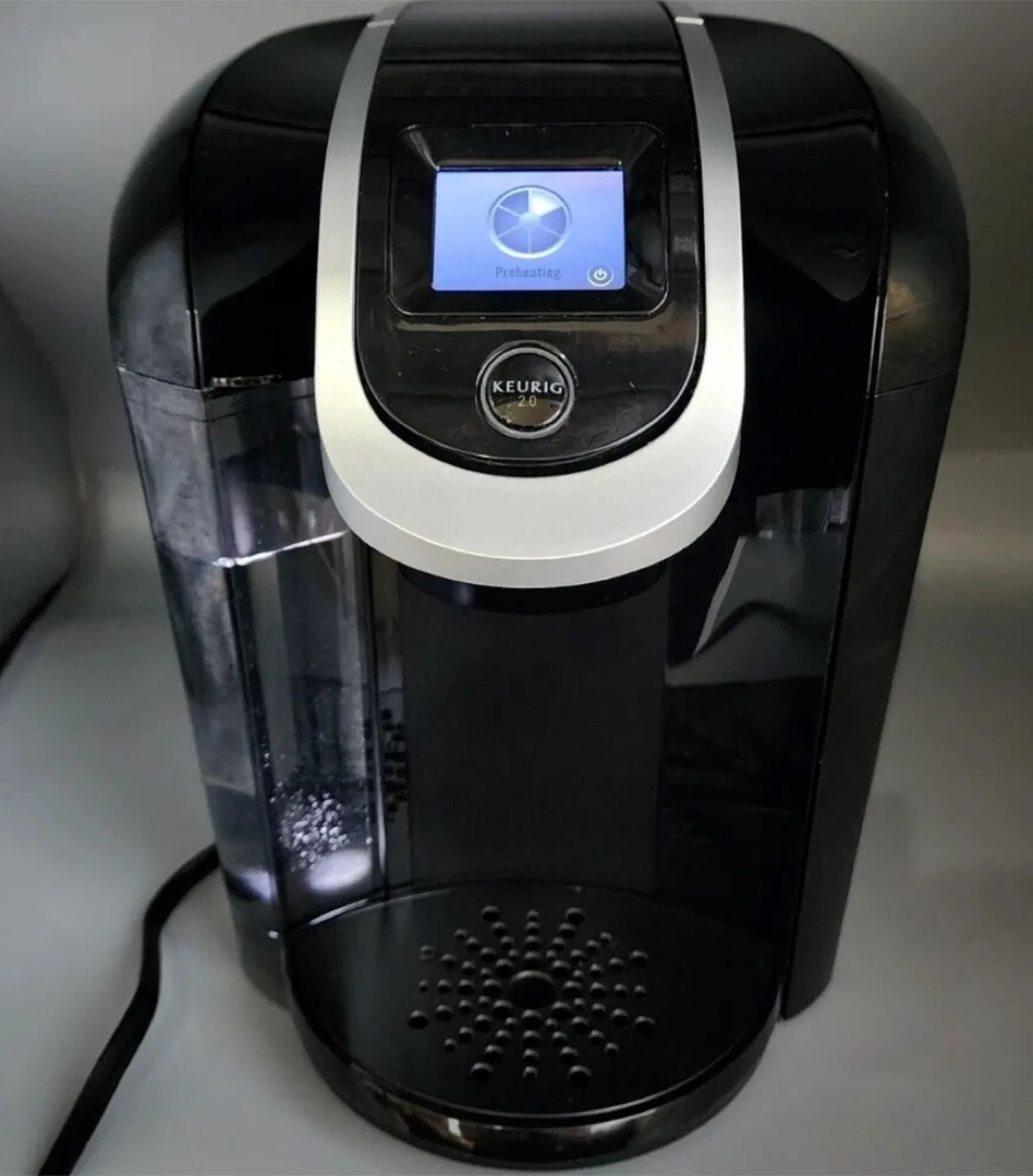 Black/Silver Keurig 2.0 coffee maker image indicator(2)