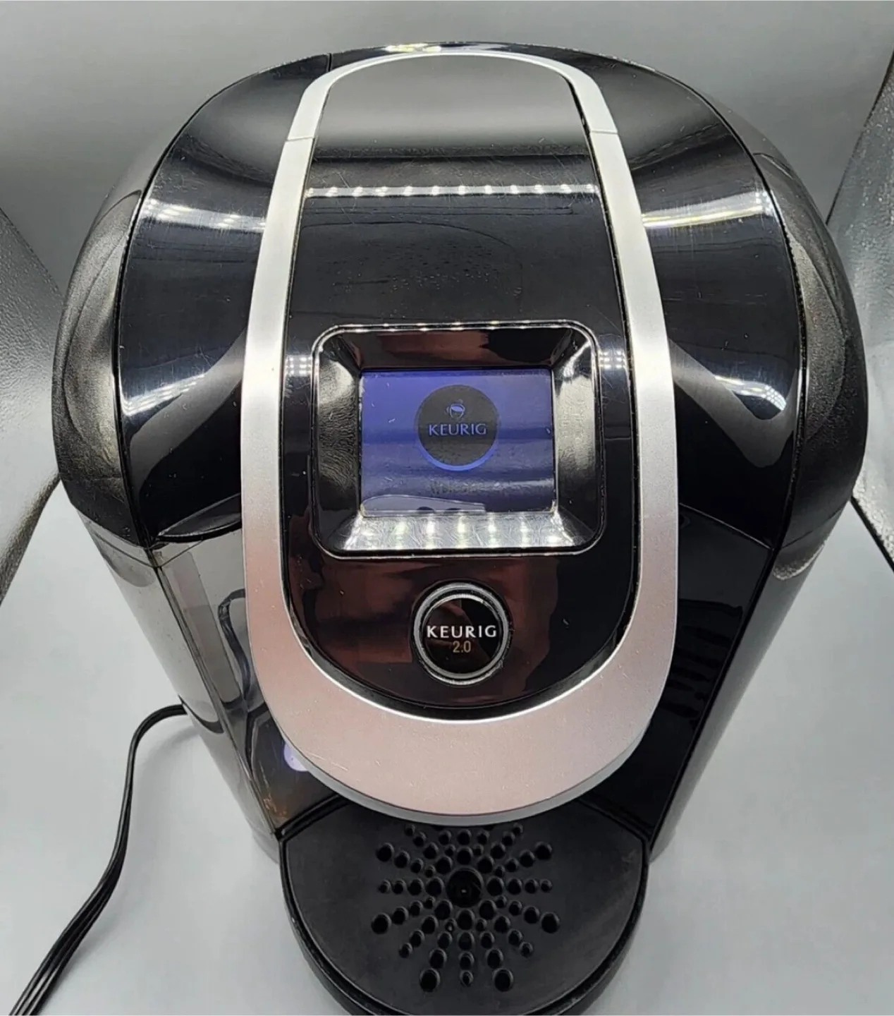 Black/Silver Keurig 2.0 coffee maker