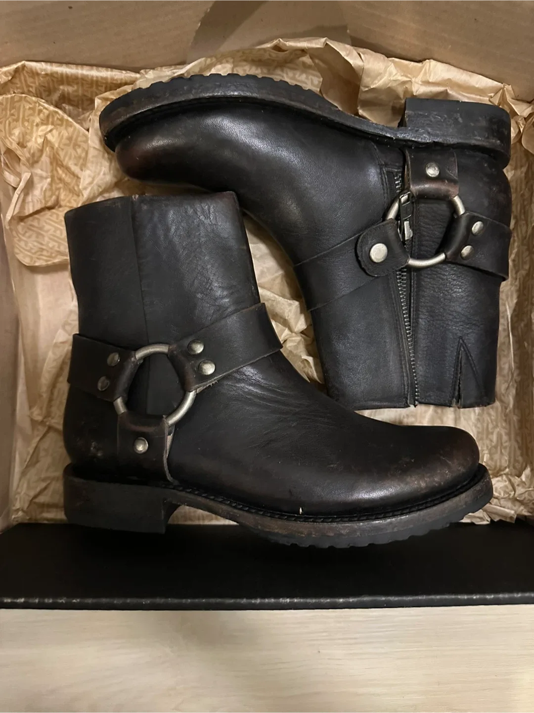$60-Women’s Frye short boot leather size 6 image indicator(3)