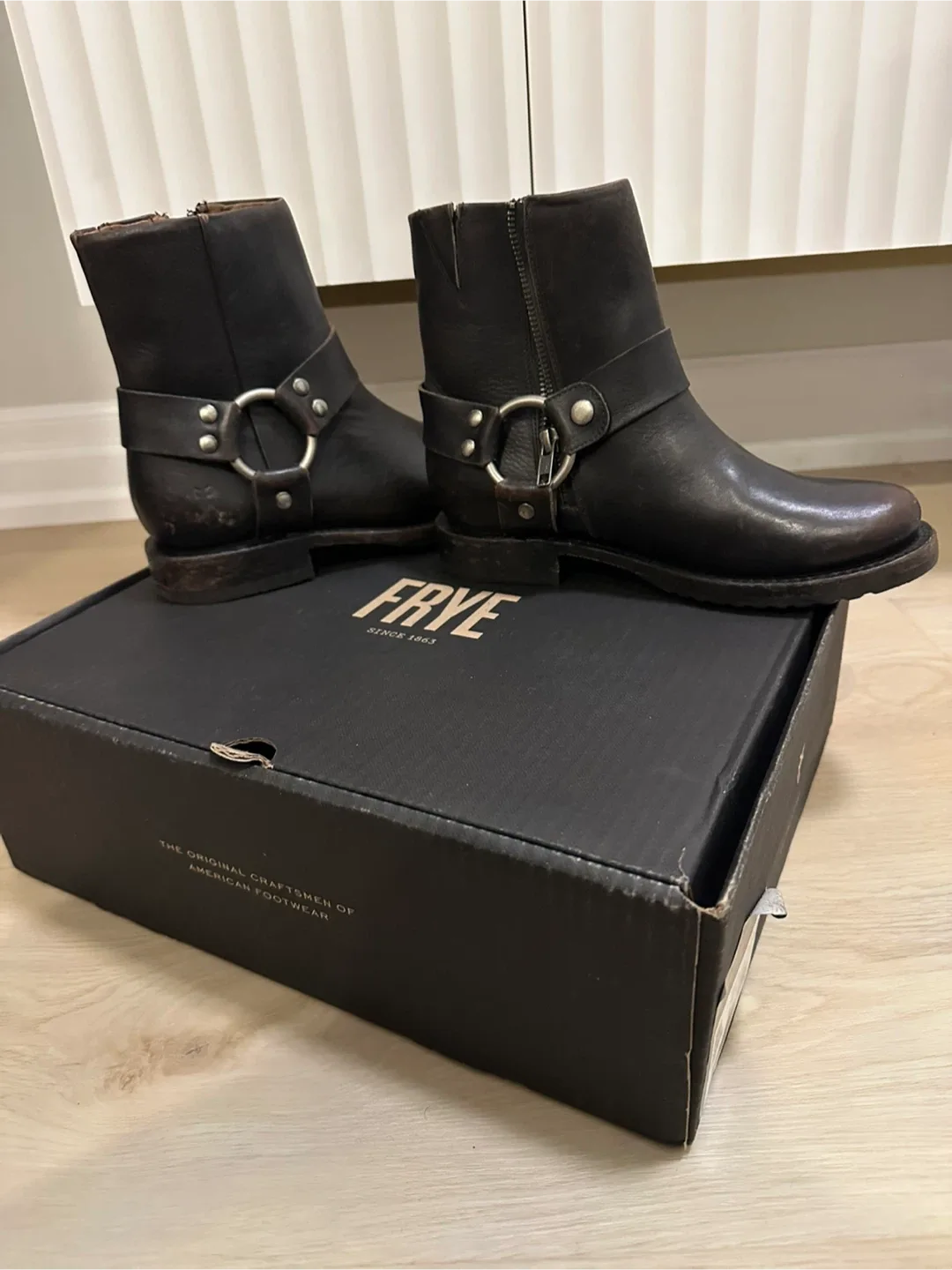 $60-Women’s Frye short boot leather size 6 image indicator(2)