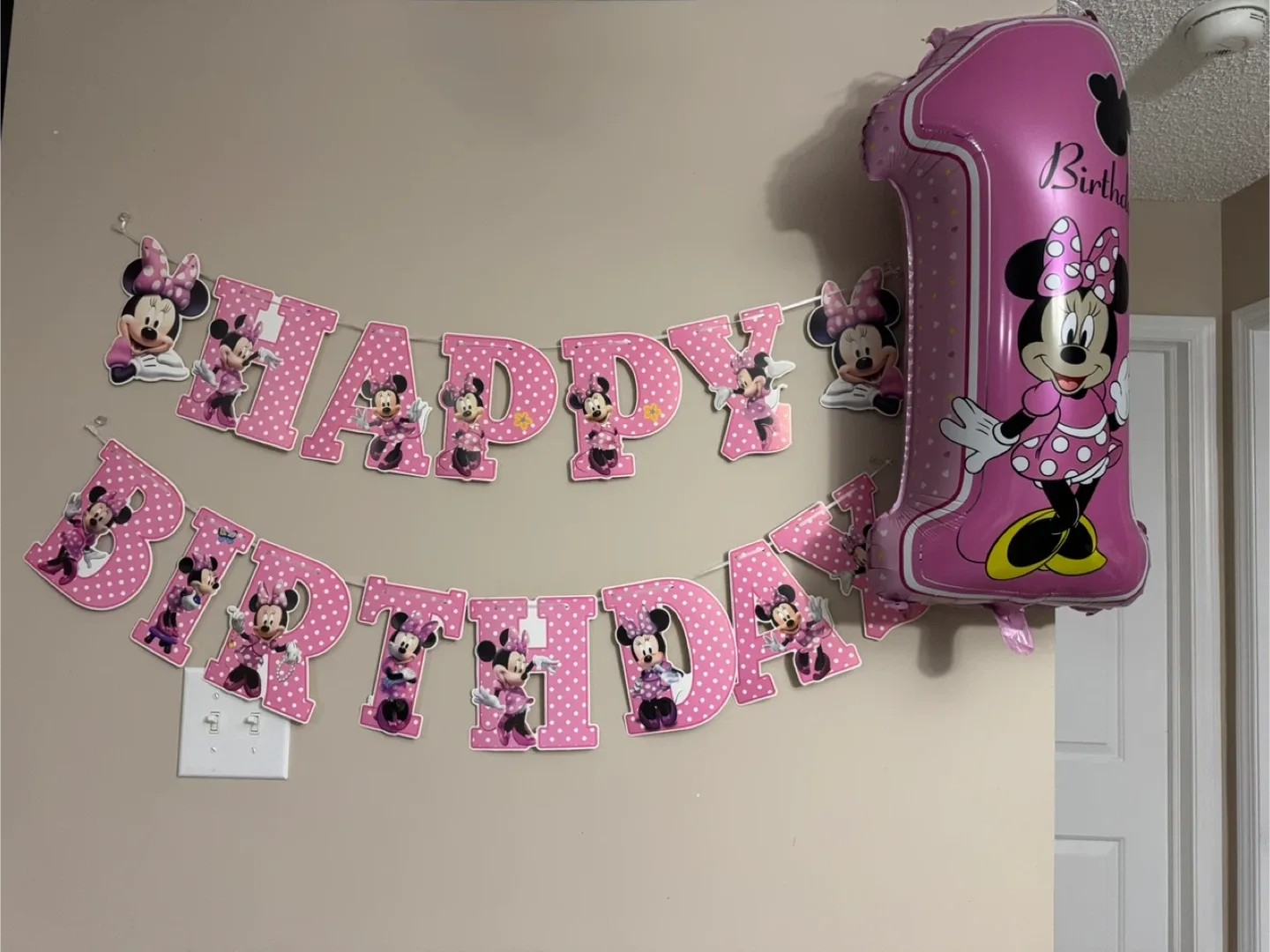 Minnie Mouse 1st Birthday Banner & Balloon