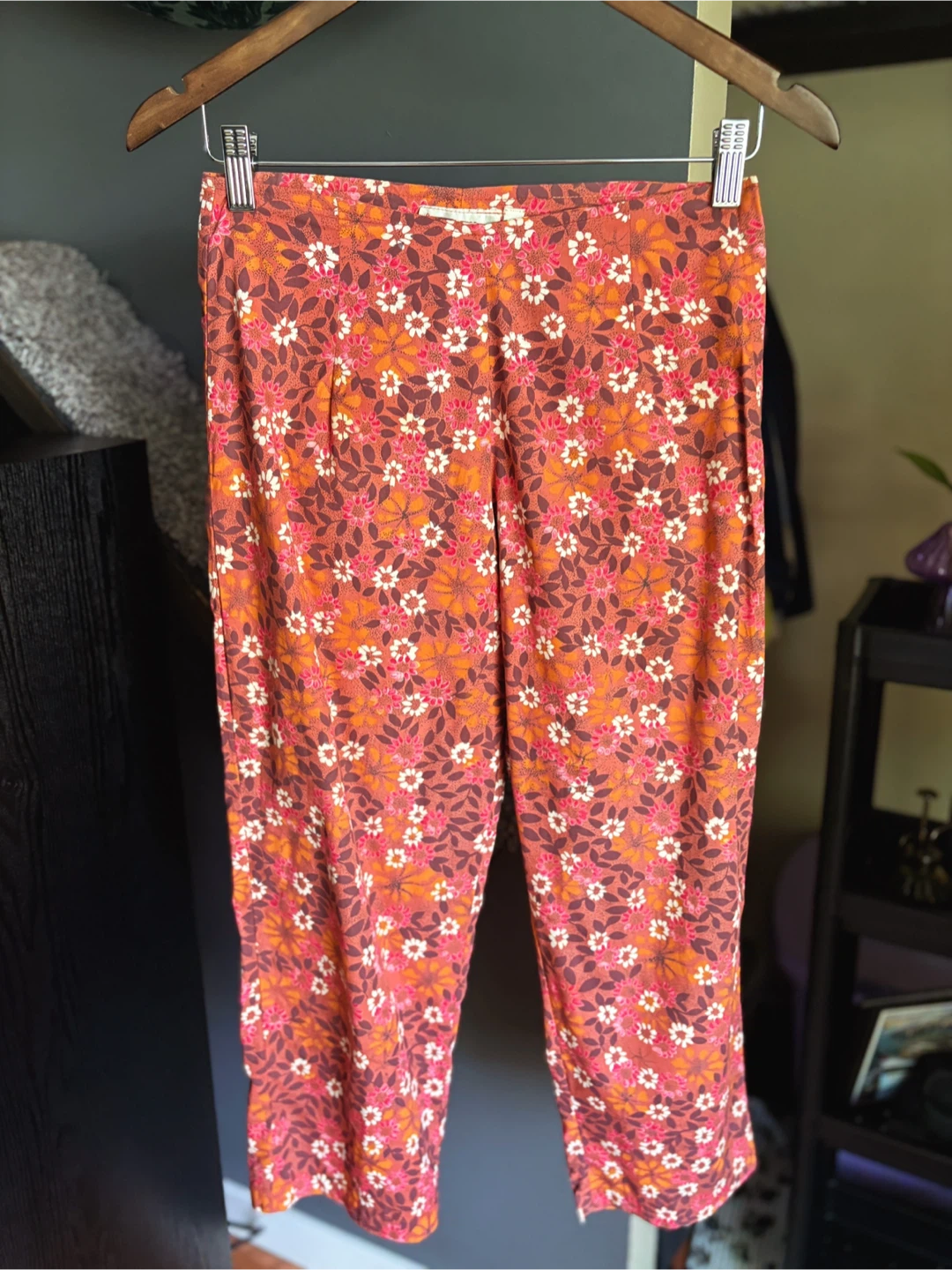 Papillon Floral Print Capri Pants