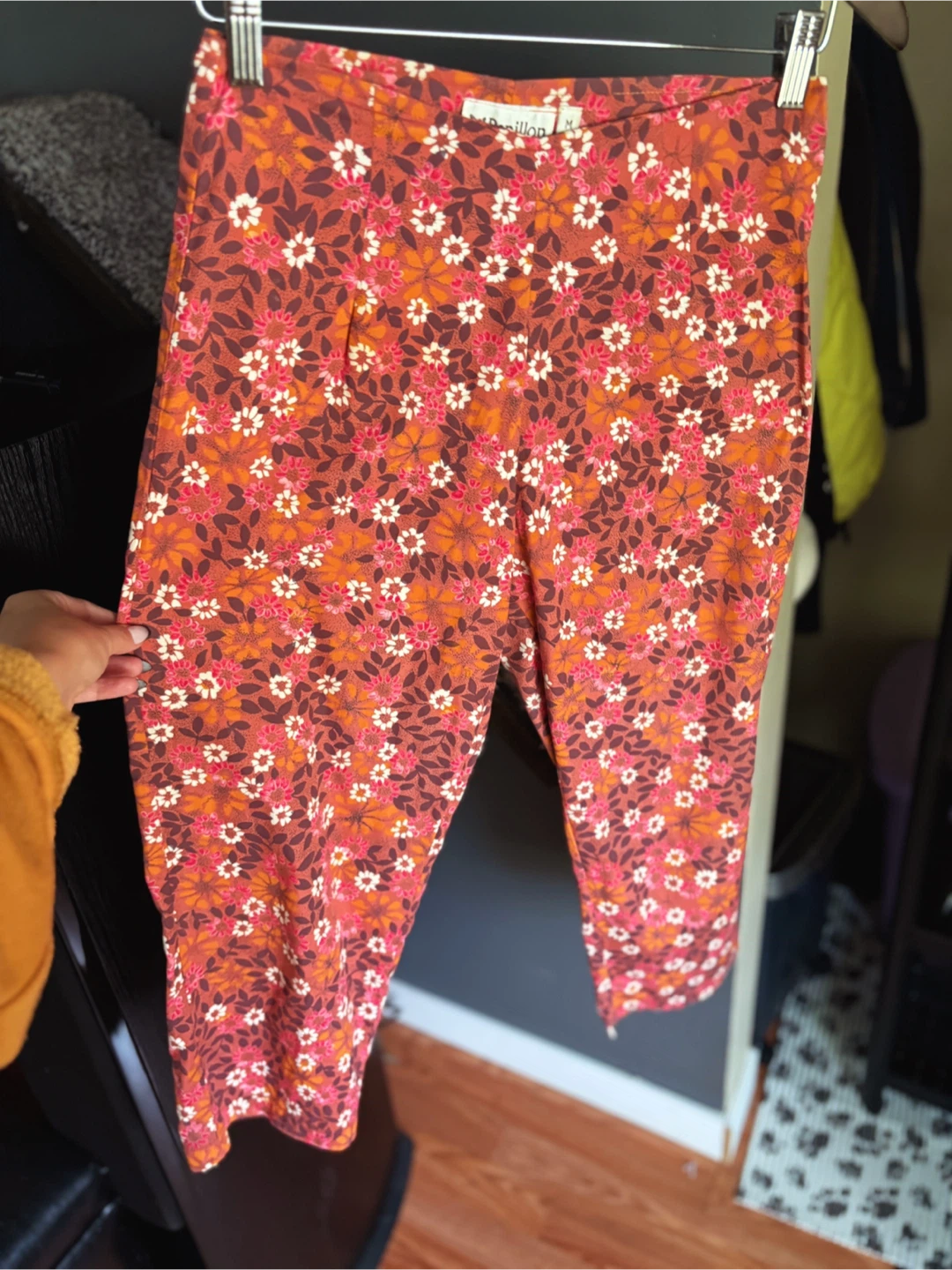 Papillon Floral Print Capri Pants - photo 2