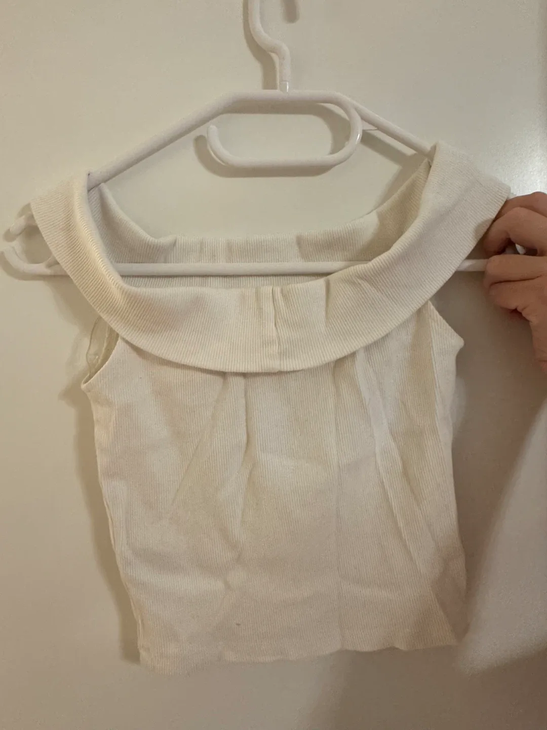 Ardene White Off-Shoulder Crop Top image indicator(2)