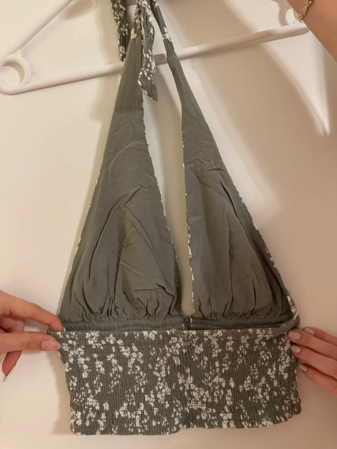 Garage Floral Halter Top - Size M image indicator(2)