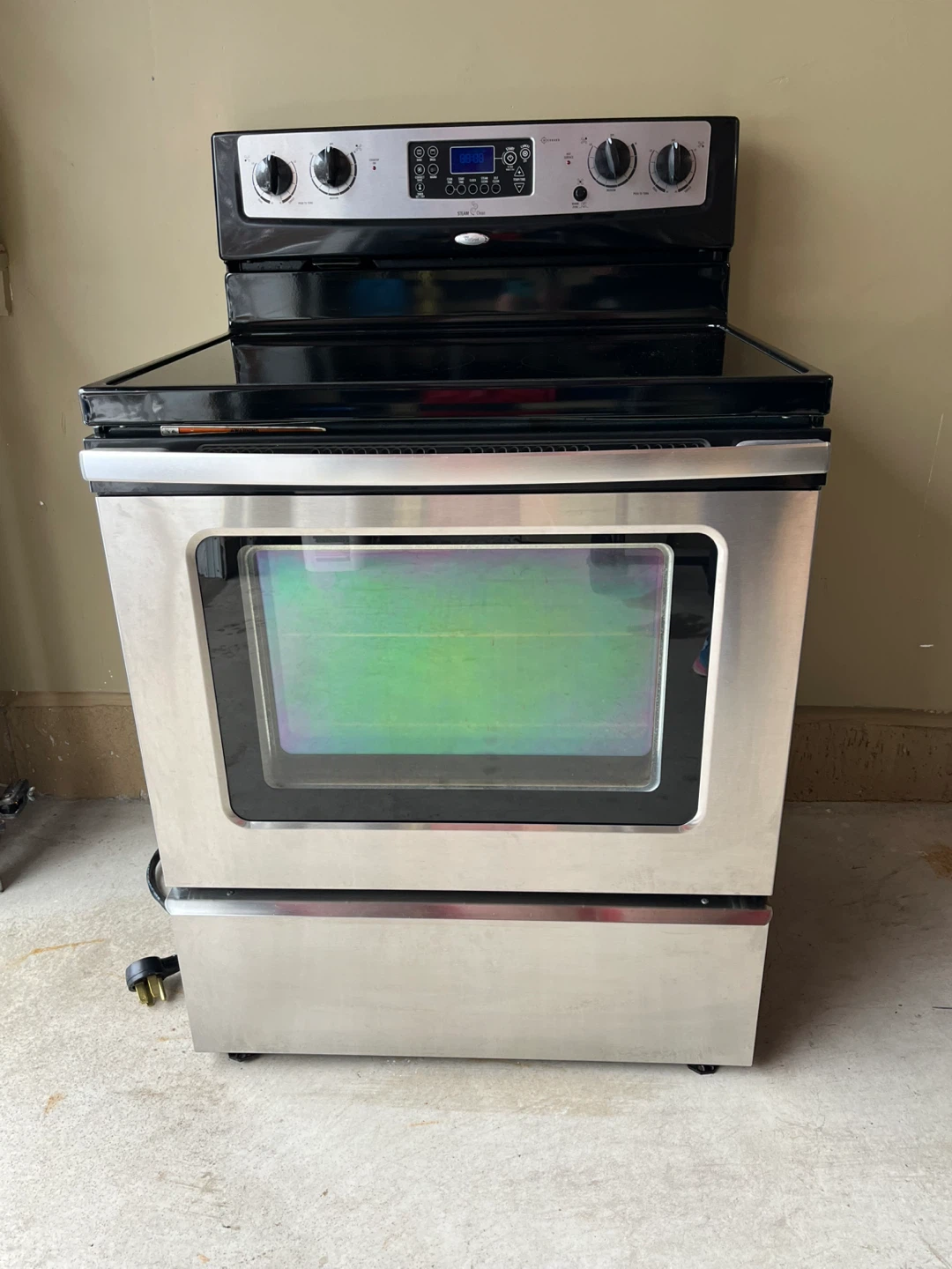 Whirlpool FreeRange Electric Stove