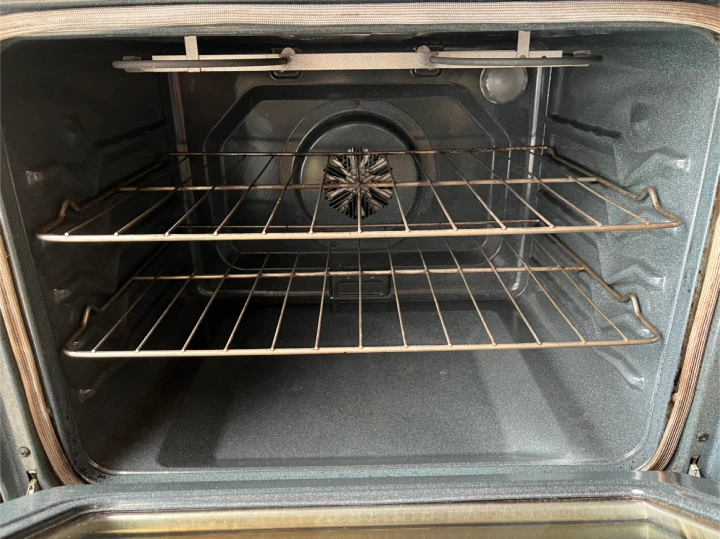 Whirlpool FreeRange Electric Stove - photo 4