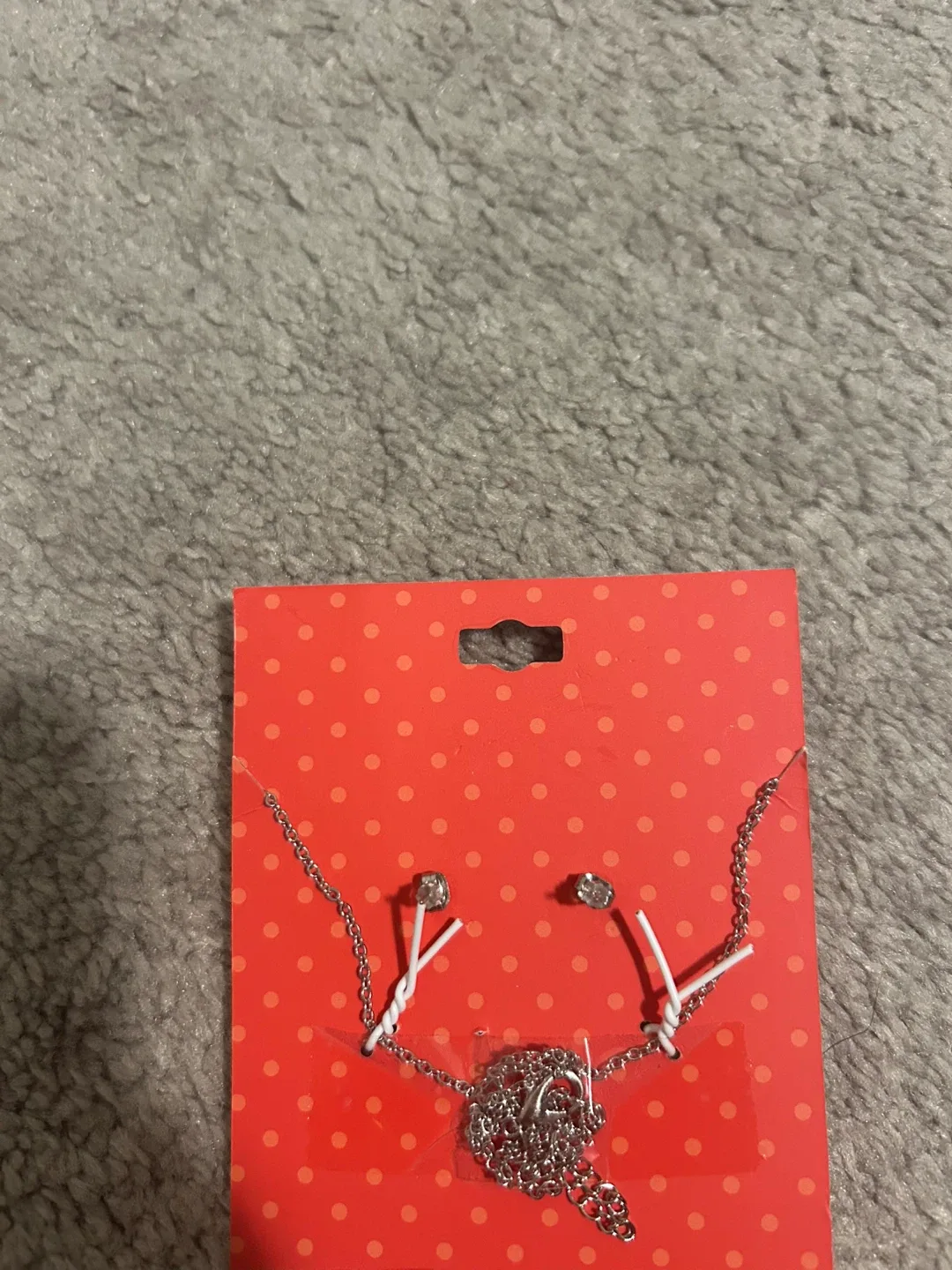 Claire's girls Disney Minnie Mouse Necklace & Earring Set image indicator(4)
