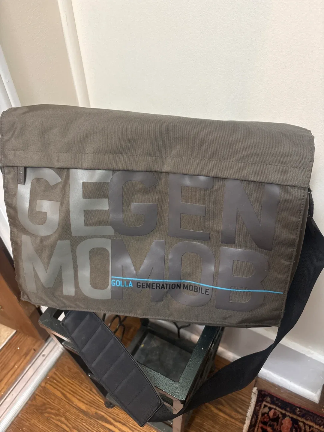 Golla Generation Mobile Messenger Bag