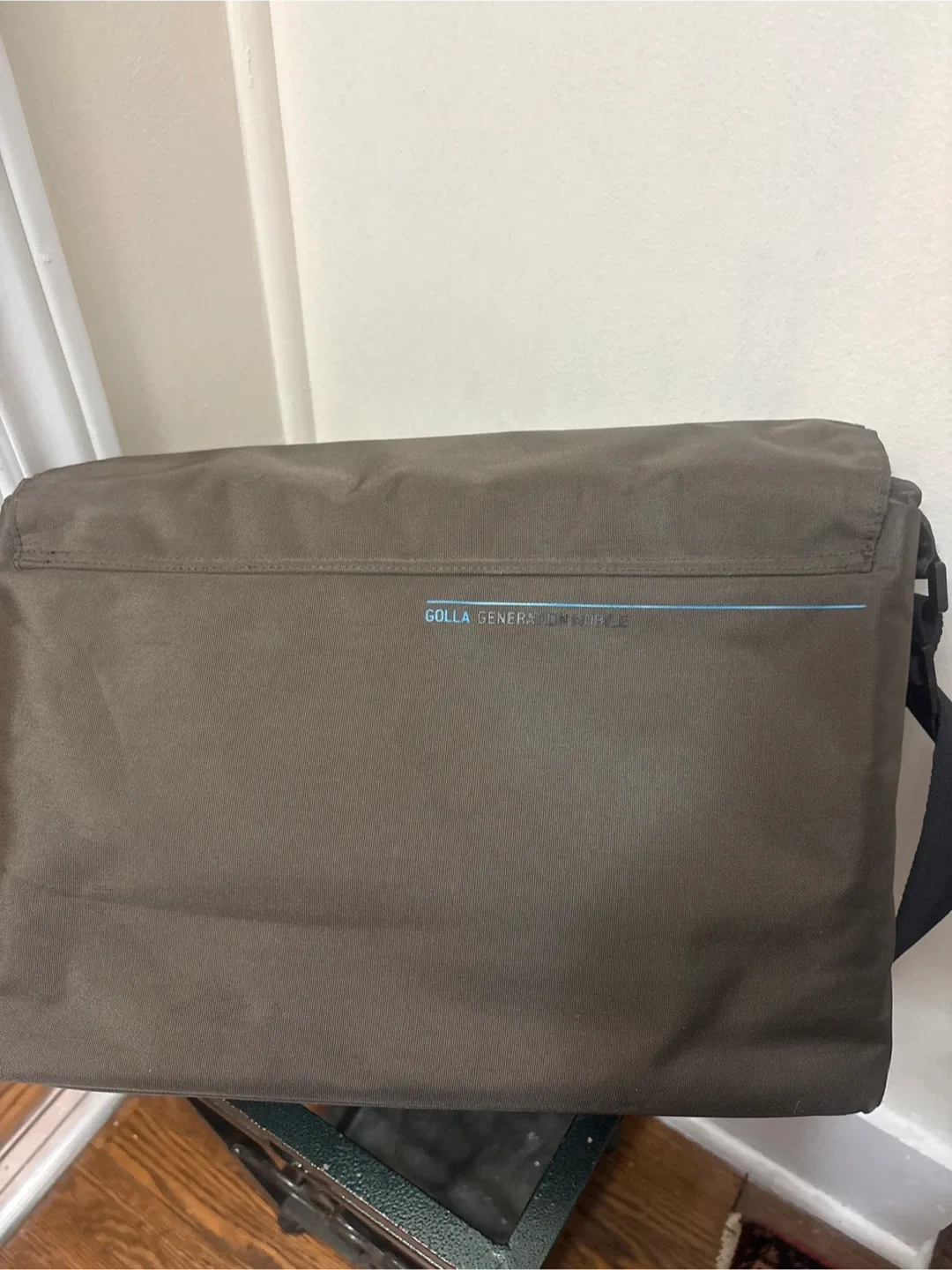 Golla Generation Mobile Messenger Bag image indicator(5)