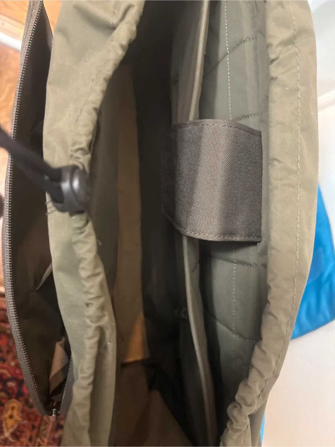 Golla Generation Mobile Messenger Bag image indicator(4)