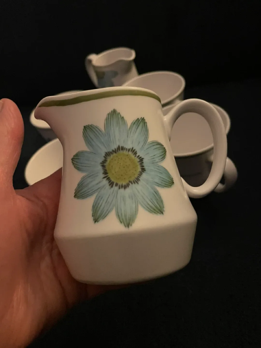 Noritake Progression China UP-SA Daisy Creamer & Mugs image indicator(4)