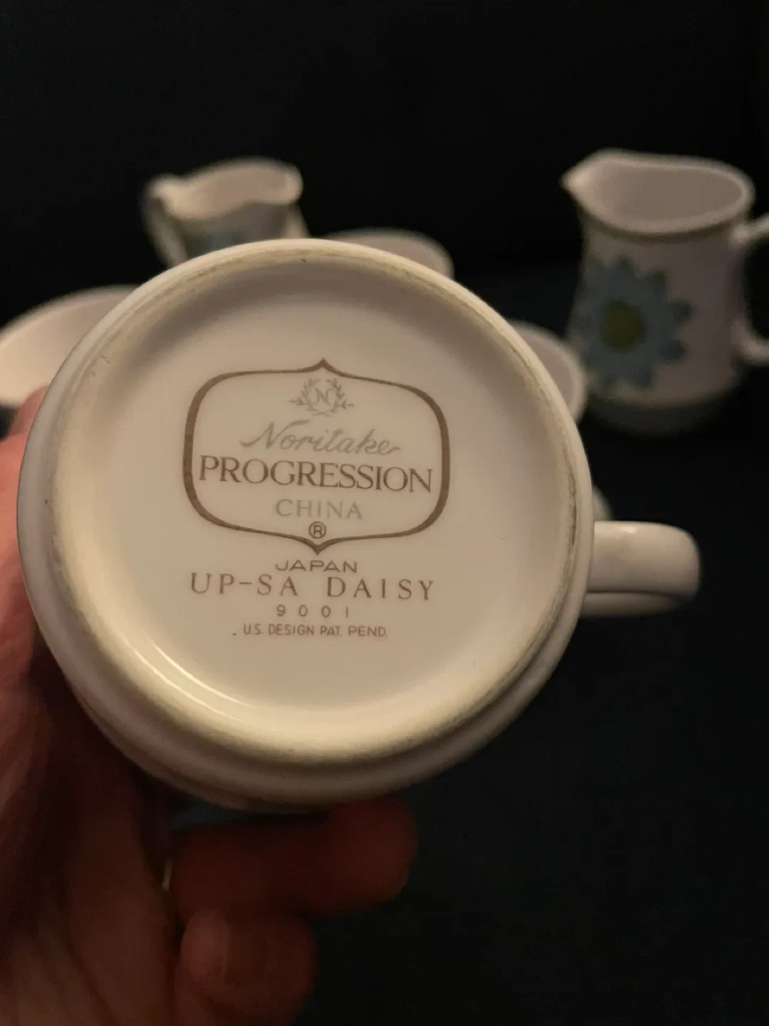 Noritake Progression China UP-SA Daisy Creamer & Mugs image indicator(3)