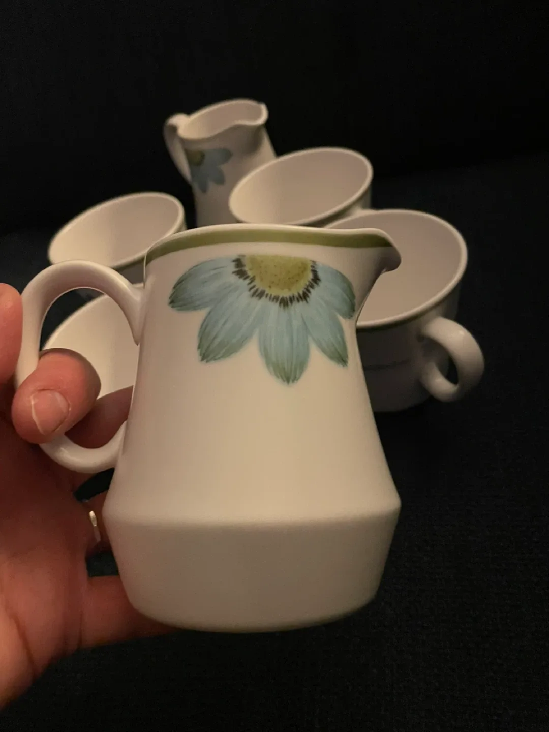 Noritake Progression China UP-SA Daisy Creamer & Mugs image indicator(5)