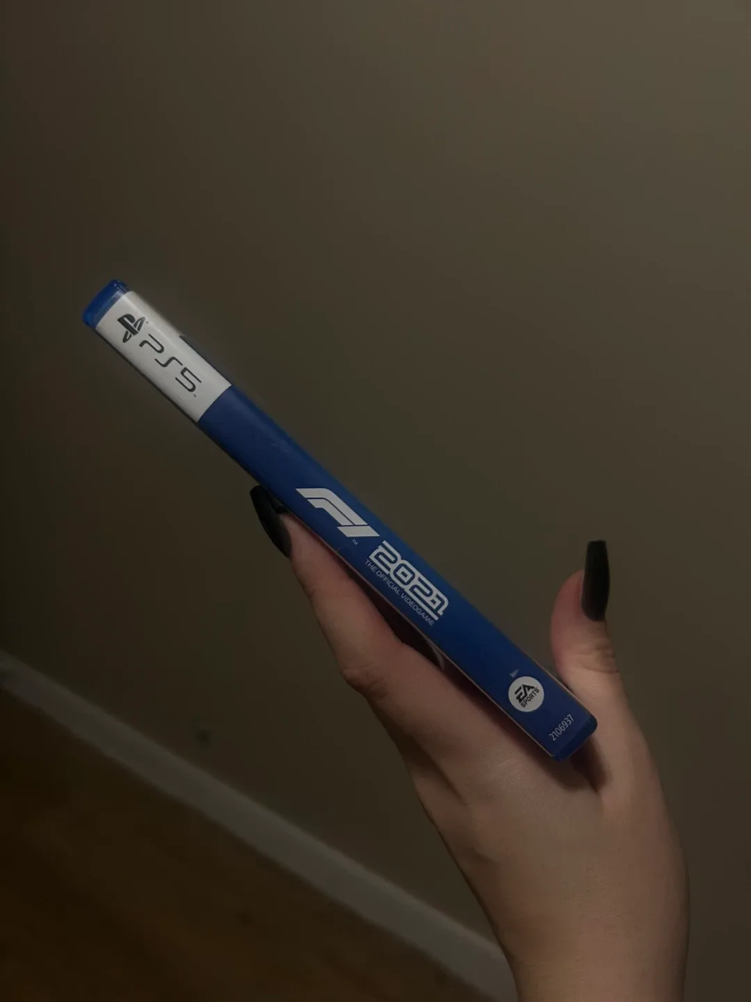 PS5 FIFA 21 NXT LVL Edition & F1 2021 Game image indicator(3)