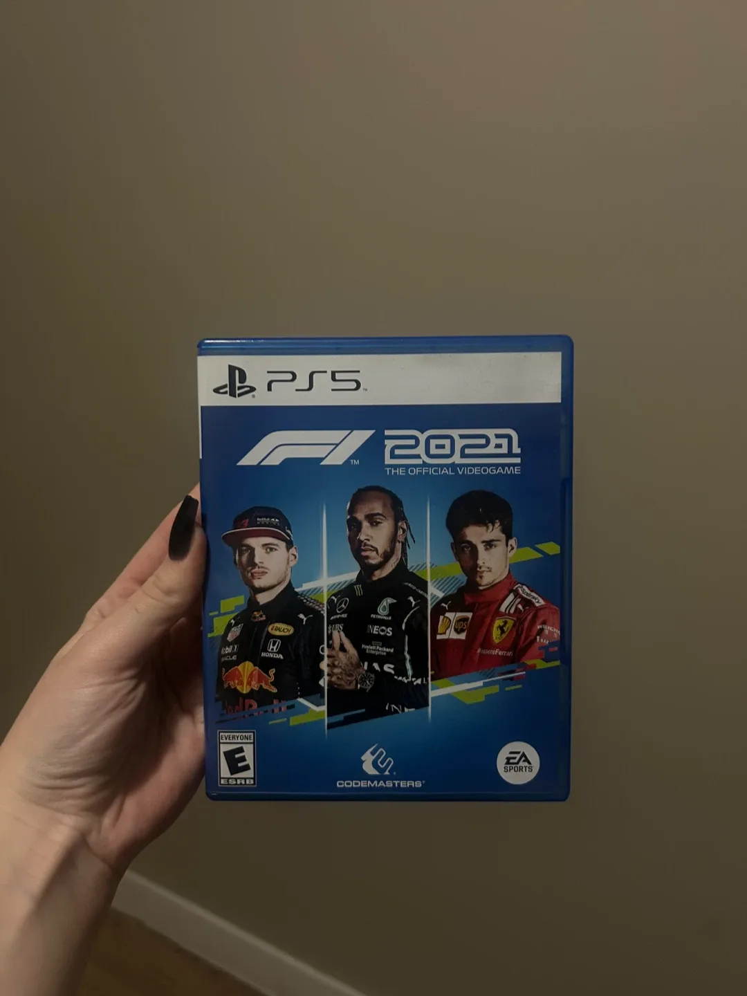 PS5 FIFA 21 NXT LVL Edition & F1 2021 Game image indicator(2)