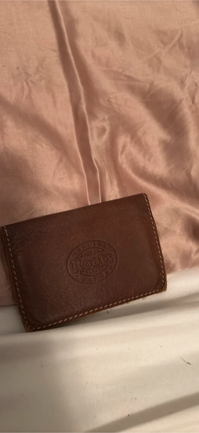 Roots Genuine Leather Card Holder thumbnail