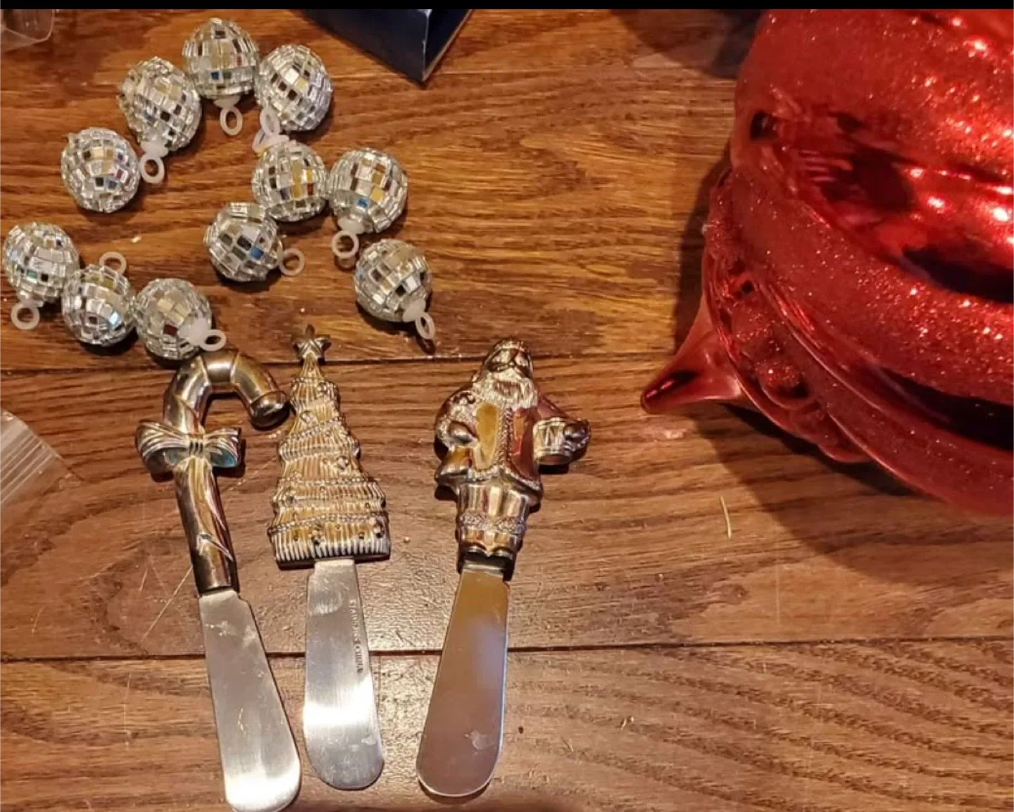 Christmas Decorations and Accessories Bundle image indicator(2)