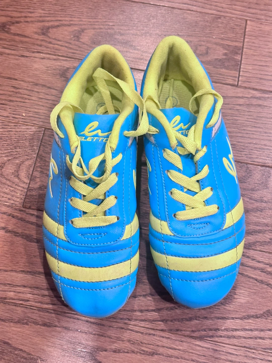 Eletto Sport Kids Soccer Cleats - Size 2 US