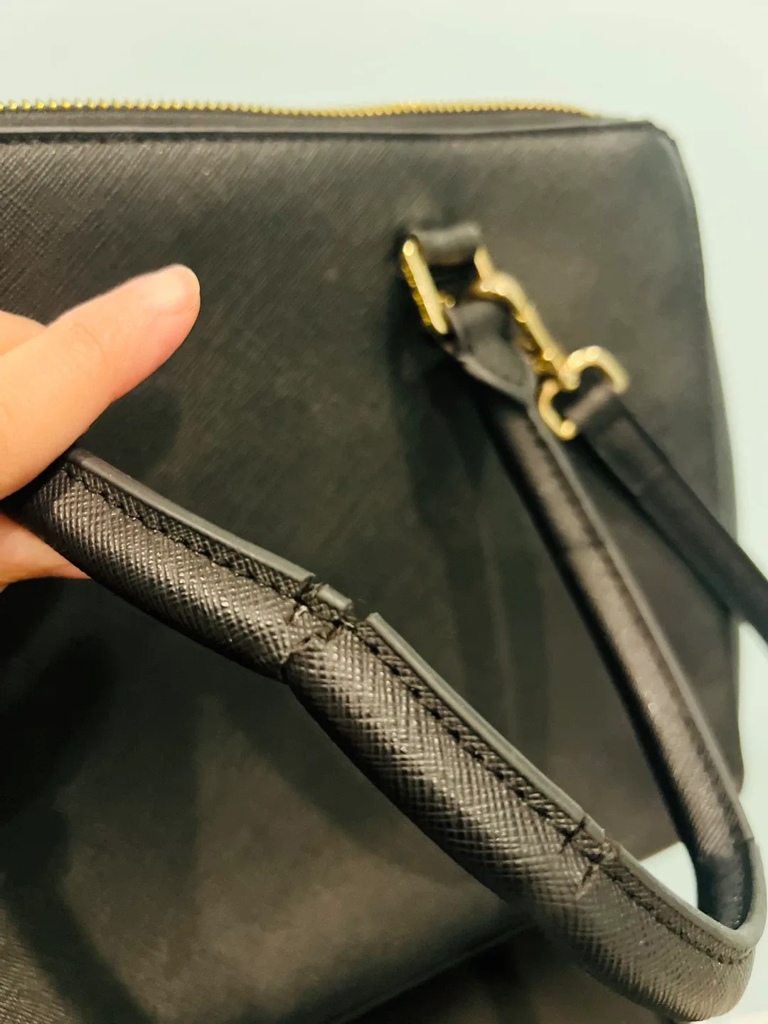 Michael Kors Black handbag image indicator(7)