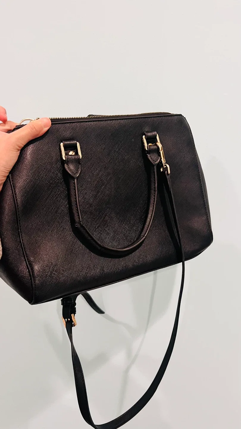 Michael Kors Black handbag image indicator(3)