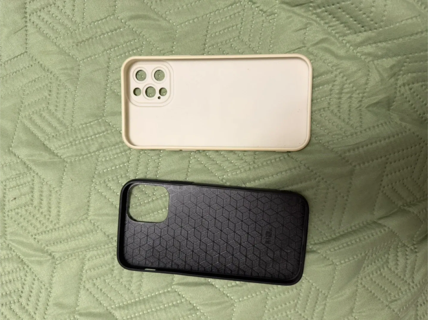 iPhone 12 Pro Cases image indicator(2)