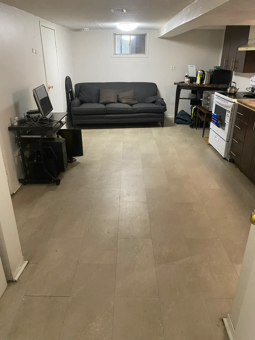 Basement room for rent - Wifi and utilities included image indicator(3)