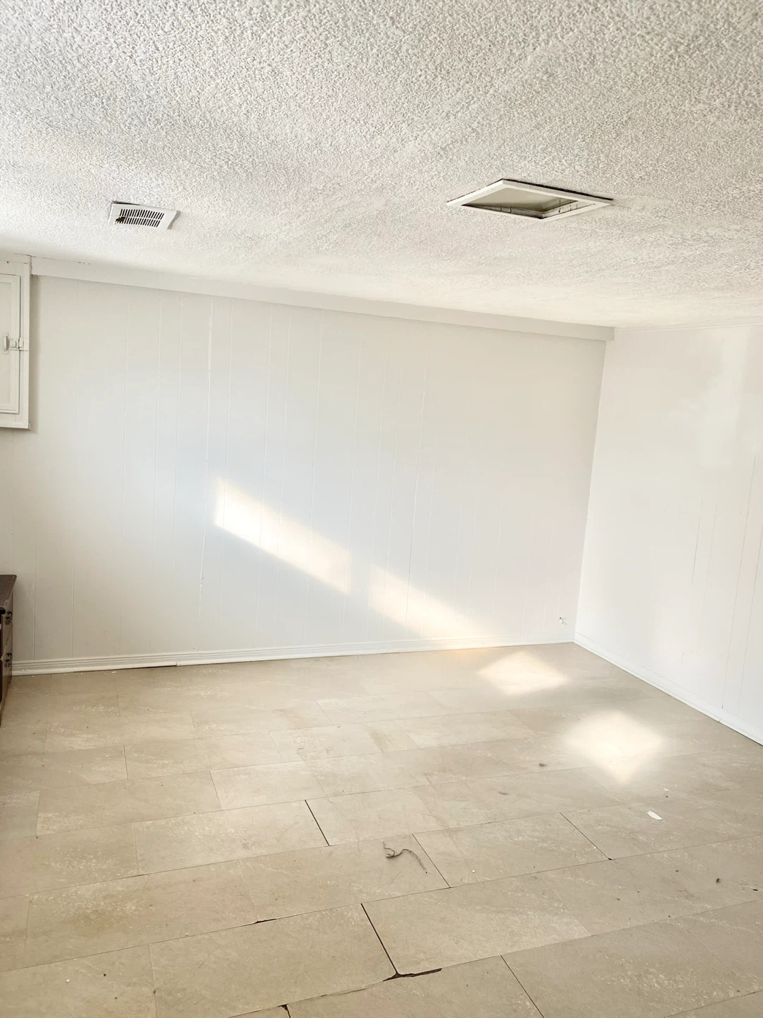 Basement room for rent - Wifi and utilities included - photo 2