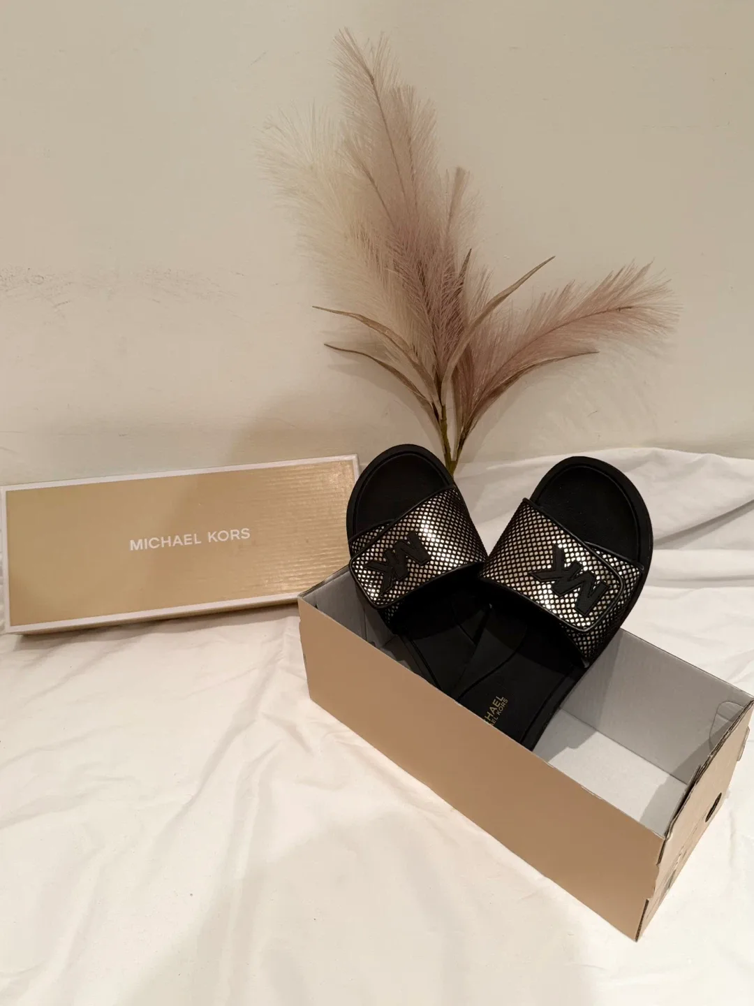 Tory Burch image indicator(4)