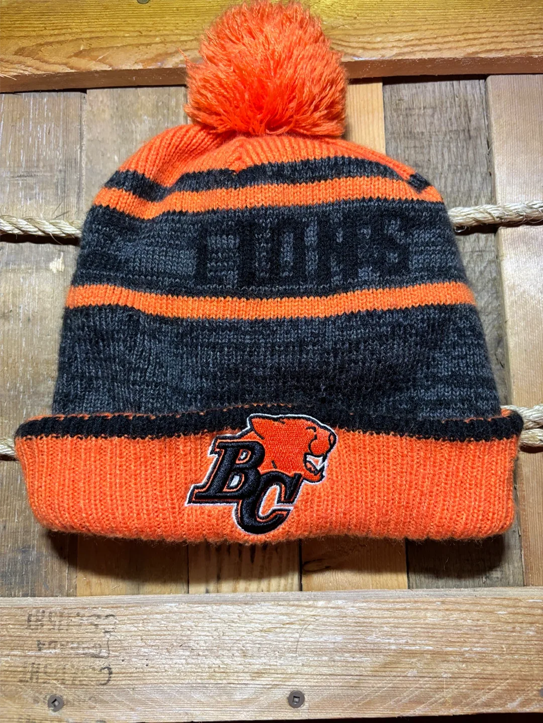 🏈 BC Lions Toque - Gently Used 🧡 🖤