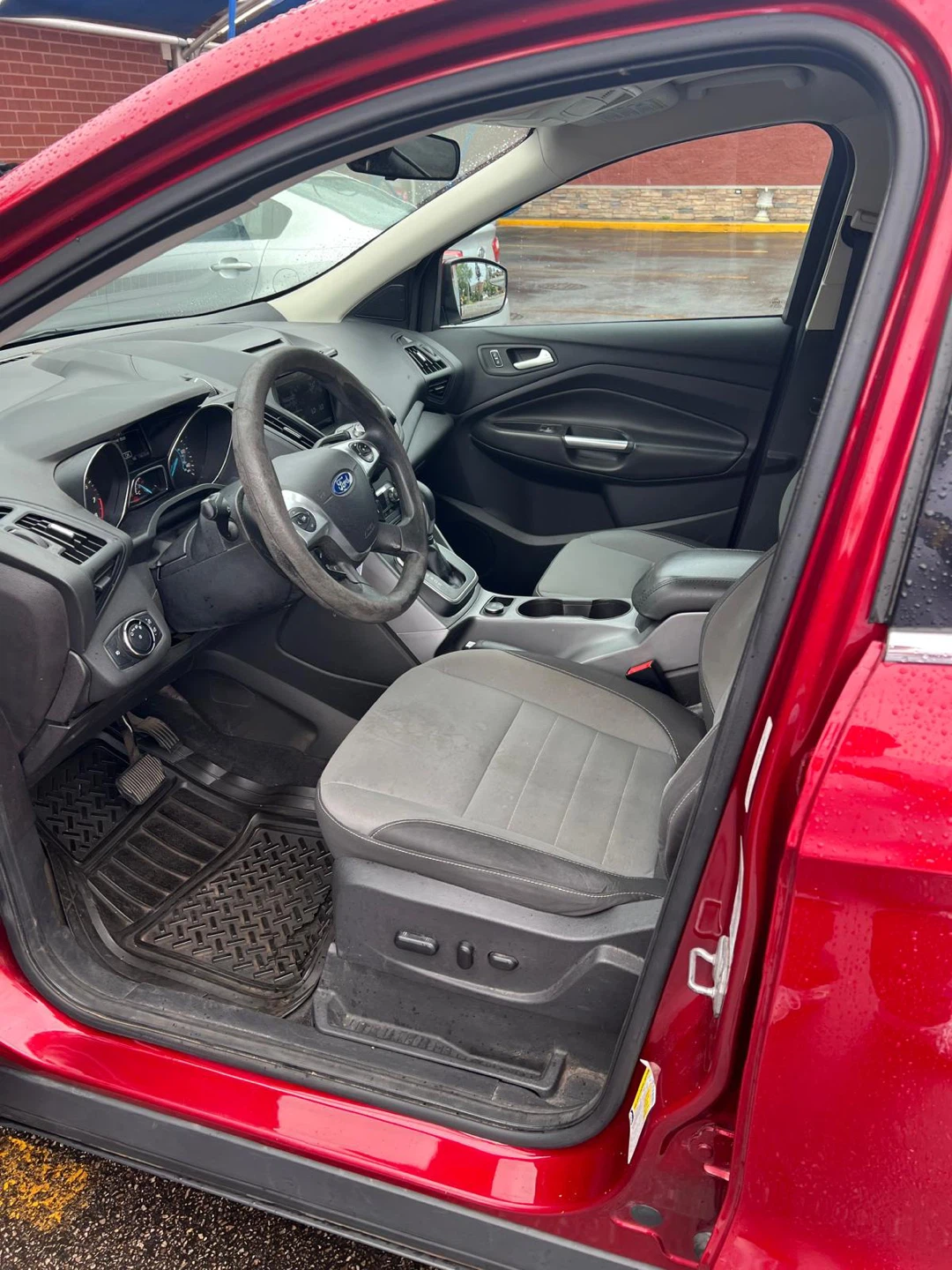 Ford Escape SUV - Red - photo 3