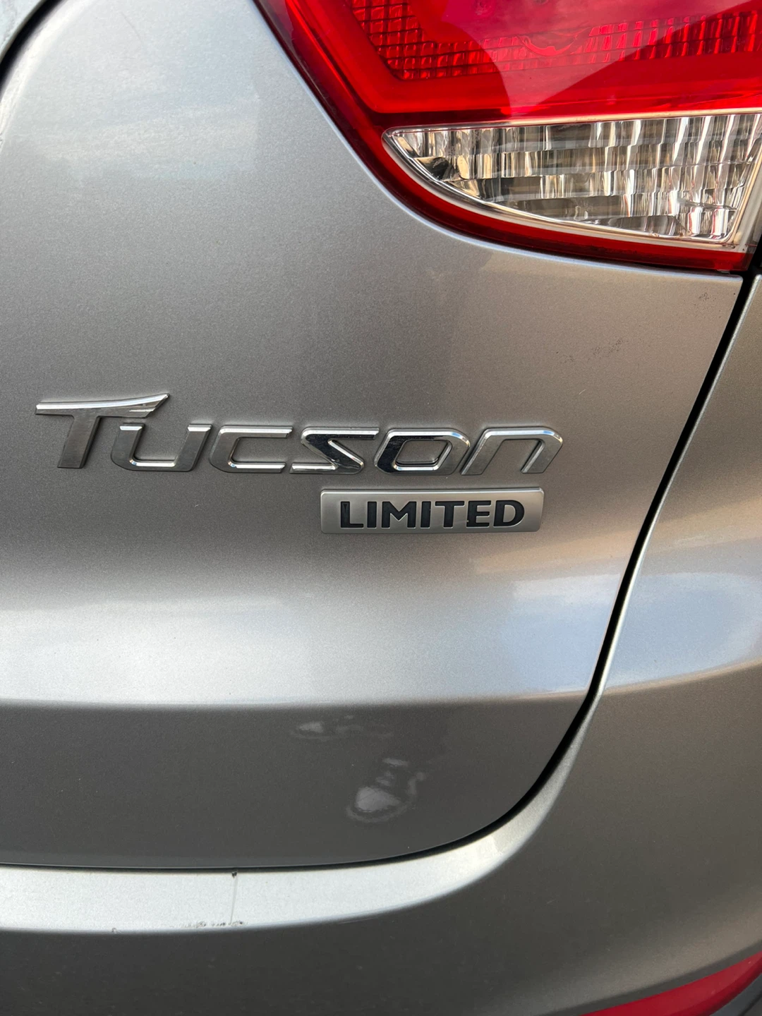 AWD  2011 Hyundai Tucson Limited - photo 3