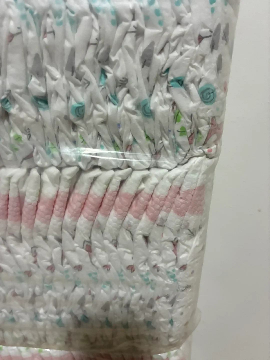 128 Kirkland Signature Size 4 Diapers image indicator(4)