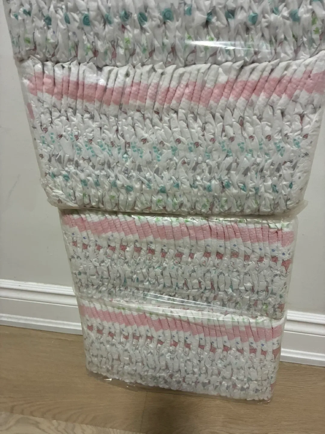 128 Kirkland Signature Size 4 Diapers image indicator(3)