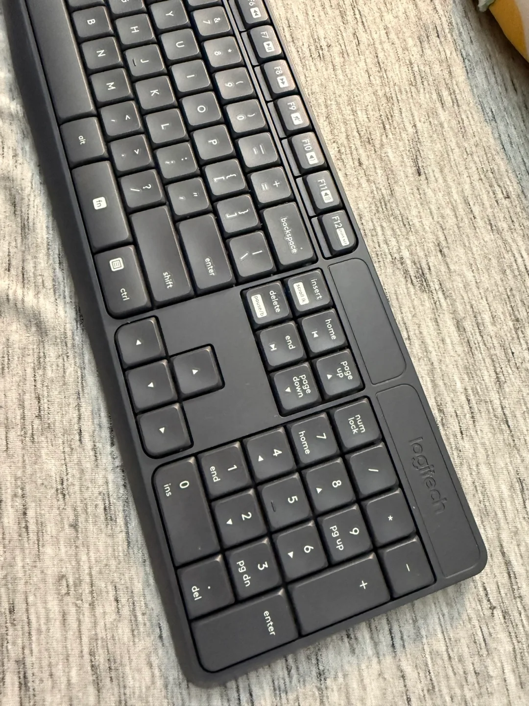 Logitech Wireless Keyboard and Mouse Combo - Dark Grey image indicator(2)