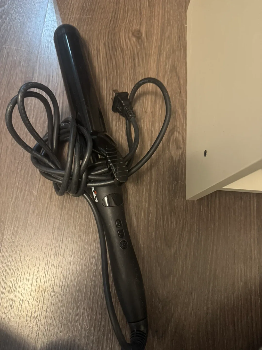 KISS 1.5" Ceramic Curling Iron