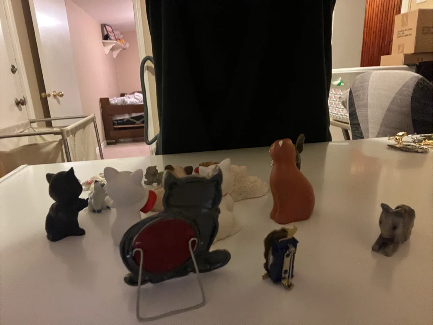 Cat Figurine Collection image indicator(2)