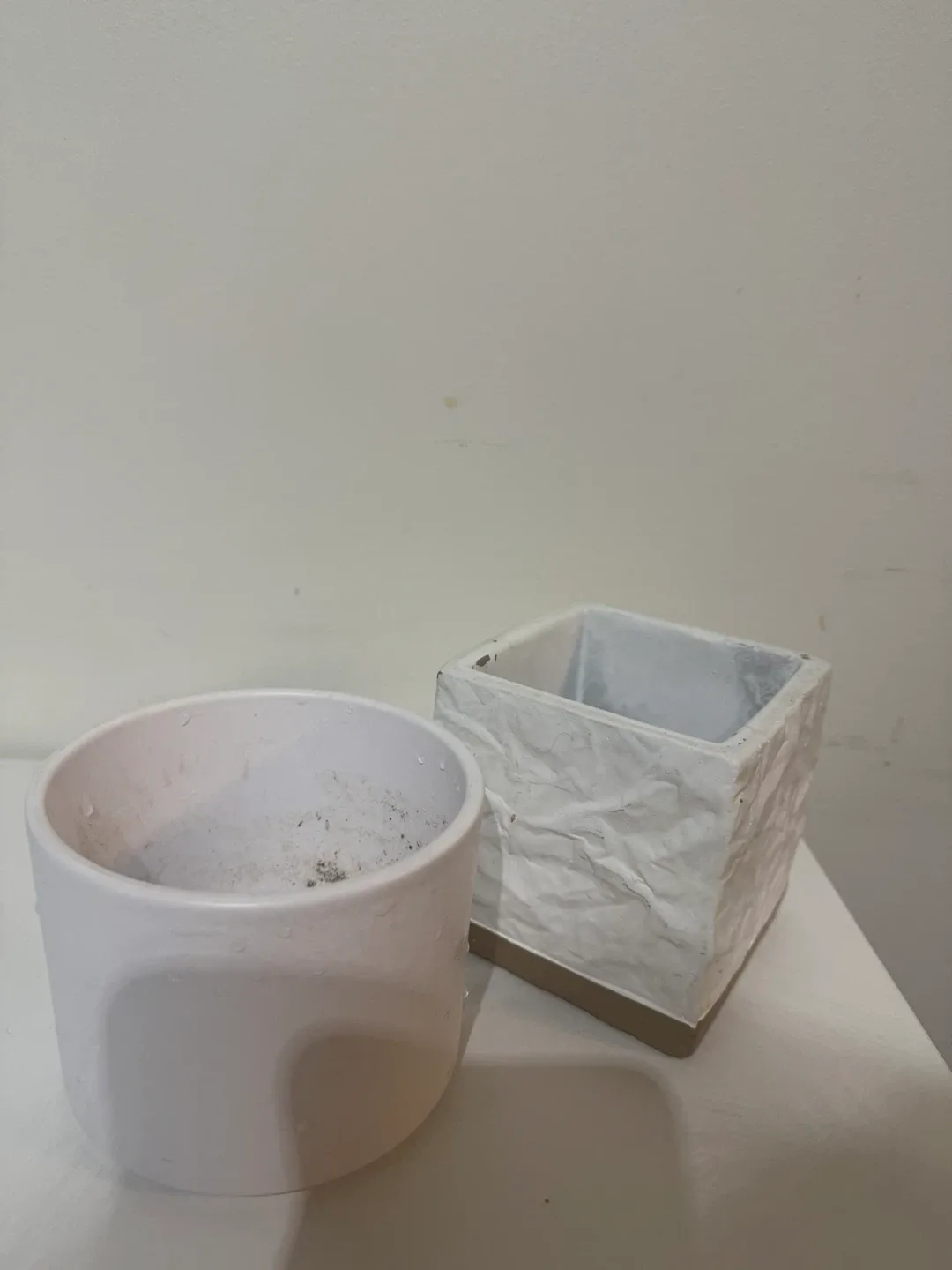 Two White Ceramic Plant 2Pots image indicator(2)