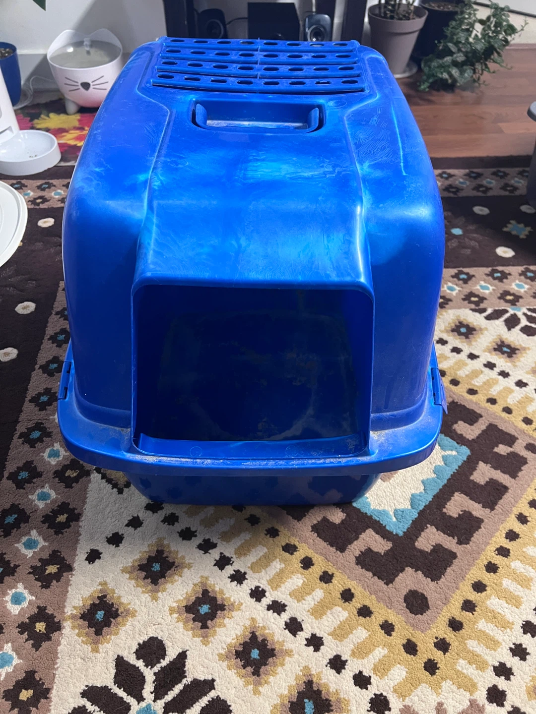 Blue Cat litter box