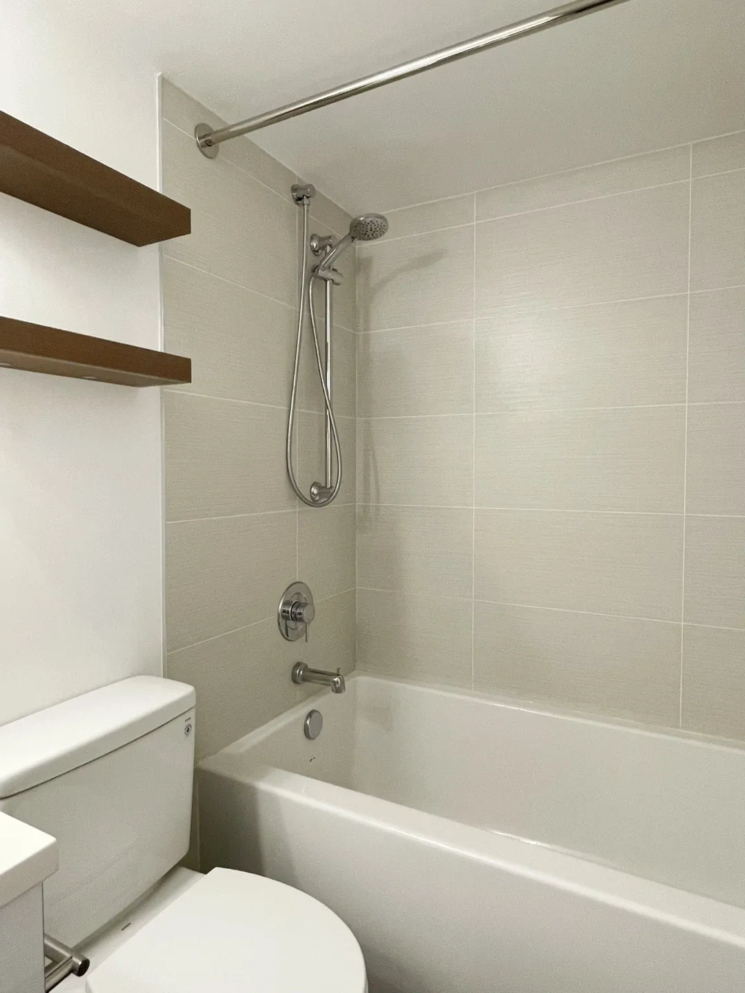 Best location! Furnished 1 bed 1 bath w/ spacious private patio! image indicator(5)