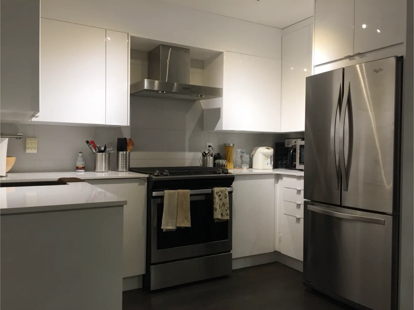 Best location! Furnished 1 bed 1 bath w/ spacious private patio! image indicator(3)