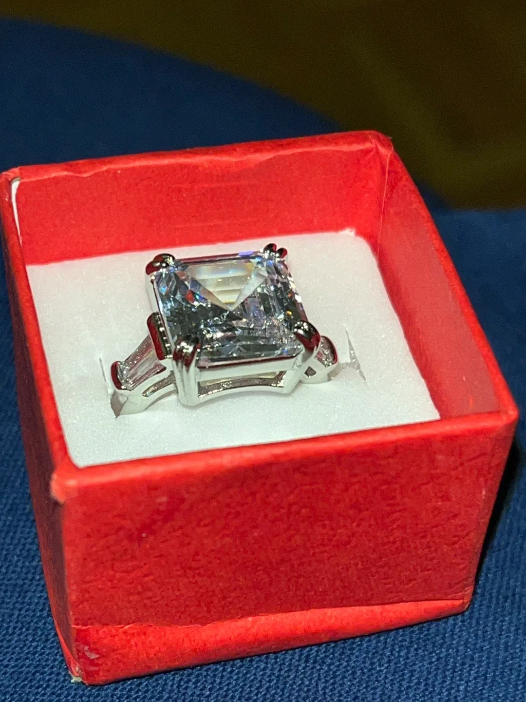 Elegant Silver Ring with Square Cut Stone thumbnail