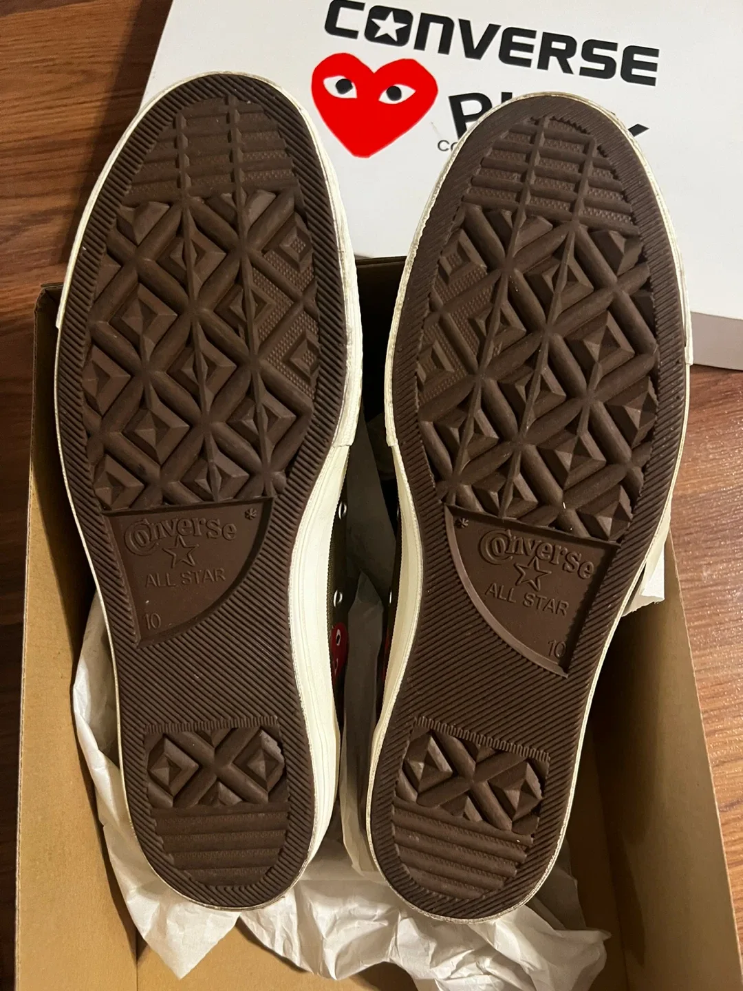 BNWT Converse X Comme des Garçons PLAY - 70 Low Top image indicator(4)