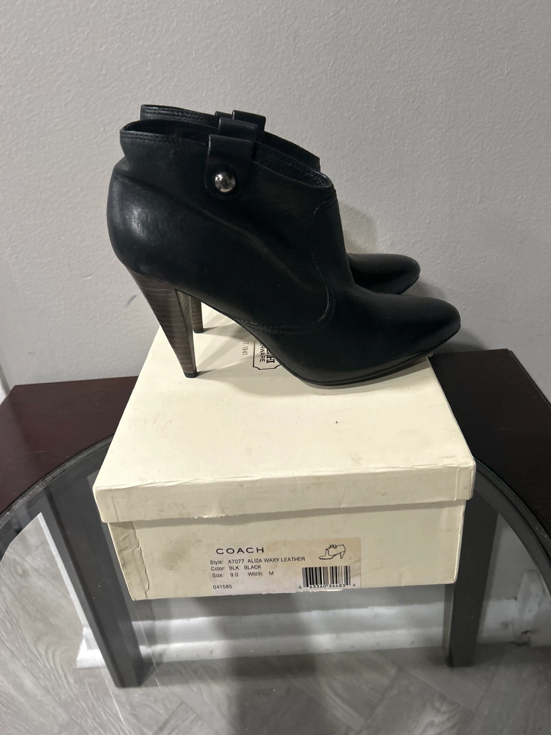 Brand New Coach black leather bootie size 9M - photo 3