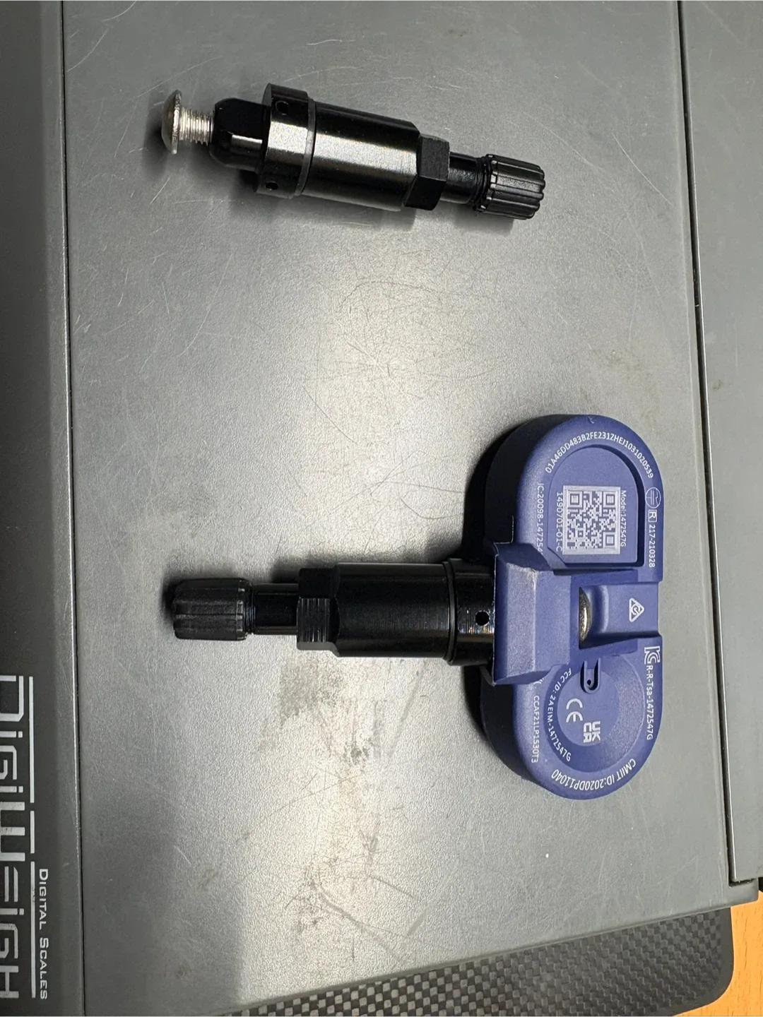 NEW Universal TPMS Sensor - Programming included image indicator(5)
